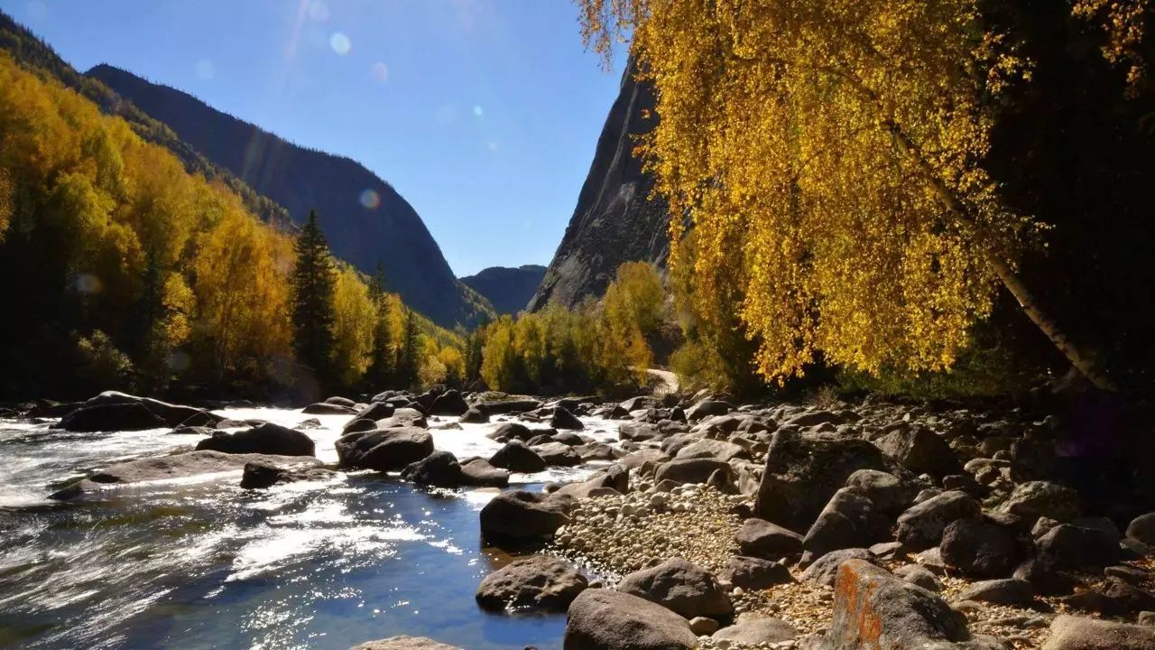 YY優(yōu)米直播回放，探索自然美景的旅行，尋覓內(nèi)心平和之地