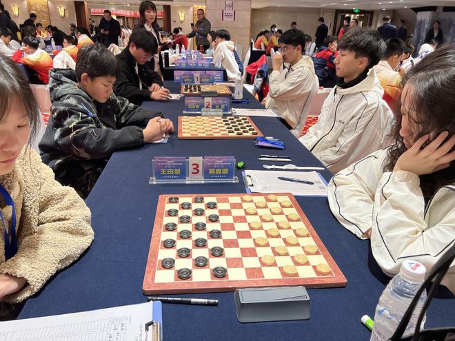 國際跳棋比賽視頻，探索變化中的學(xué)習(xí)，自信成就夢想的力量之源